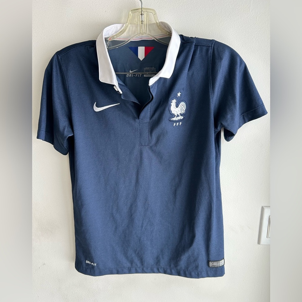 Nike France National Team 2014-2015 home football shirt. Youth size 12-13